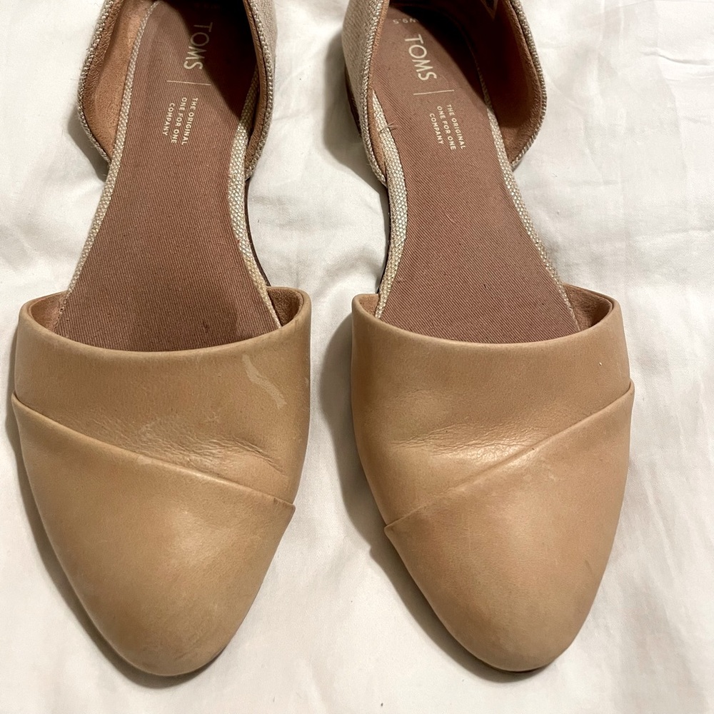 Tom’s Camel Leather Flats size 9.5